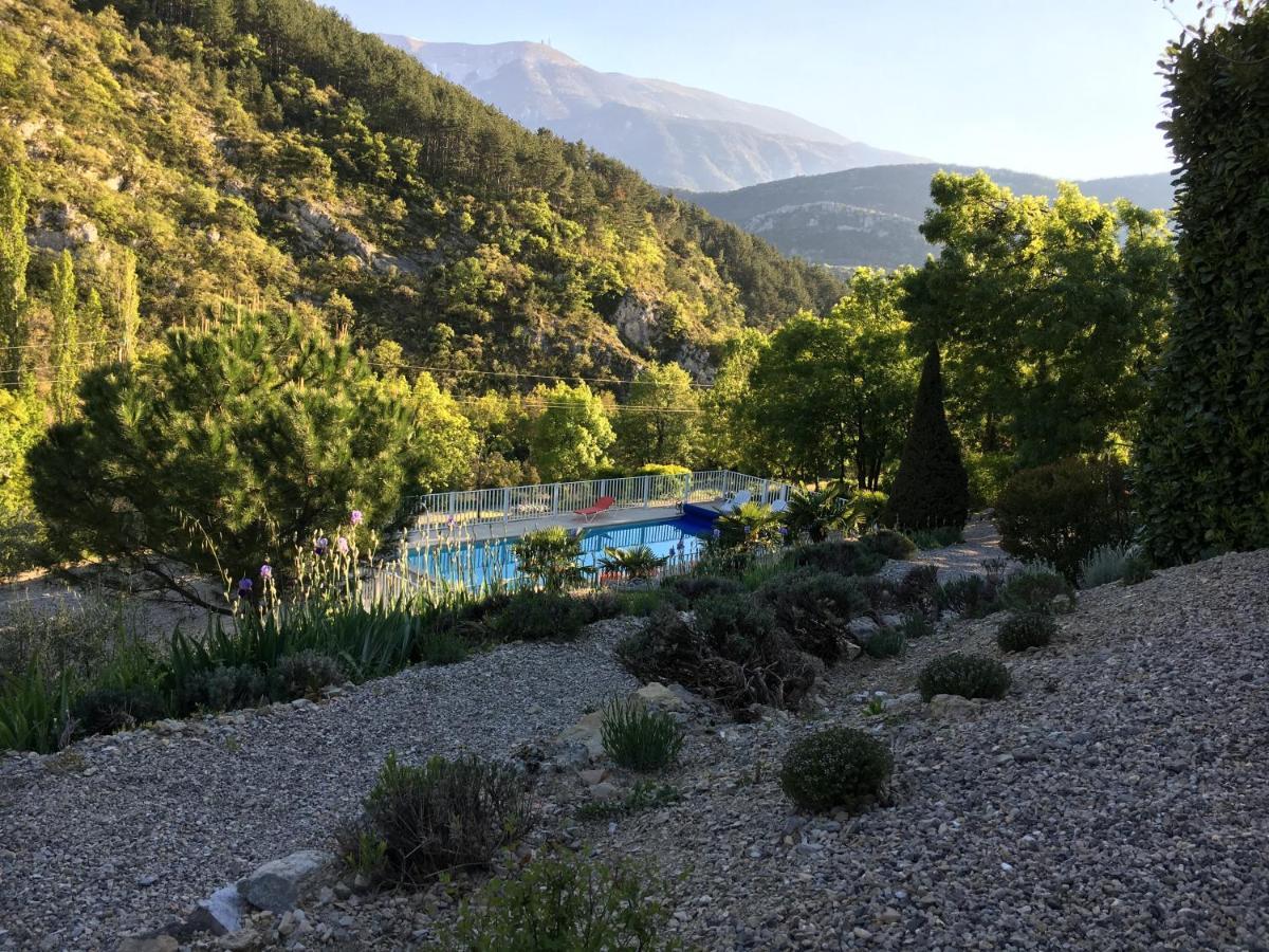 Plaisians Les Chambres D'Hotes Du Mas Face Au Ventoux מראה חיצוני תמונה